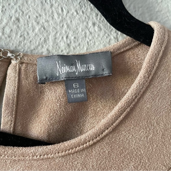 Neiman Marcus Suede Shift Dress Women’s 6 Tan Front Ruffle Knee Length - Picture 2 of 13